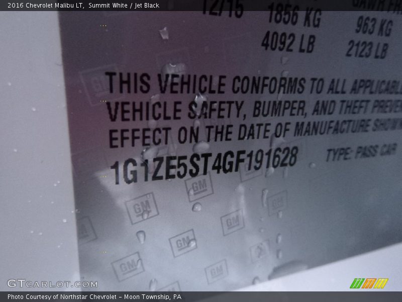 Summit White / Jet Black 2016 Chevrolet Malibu LT