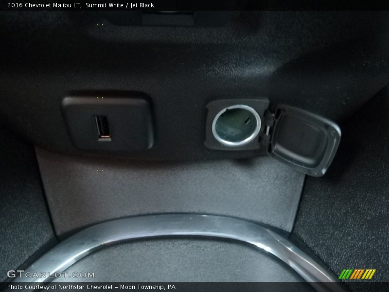 Summit White / Jet Black 2016 Chevrolet Malibu LT
