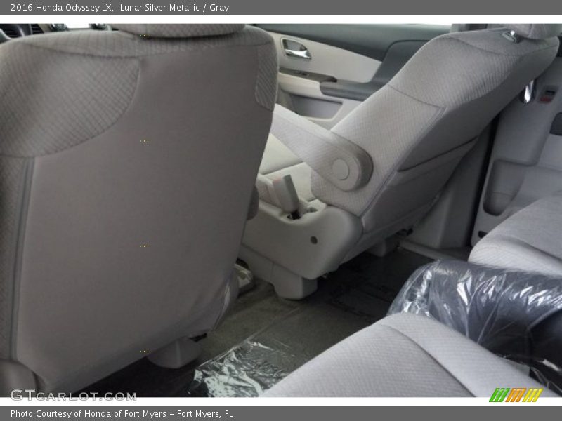 Lunar Silver Metallic / Gray 2016 Honda Odyssey LX