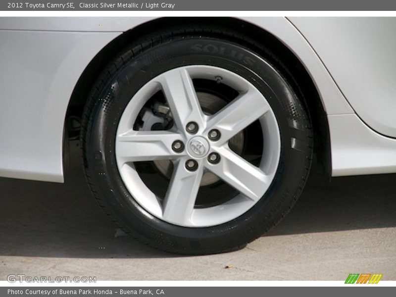 Classic Silver Metallic / Light Gray 2012 Toyota Camry SE