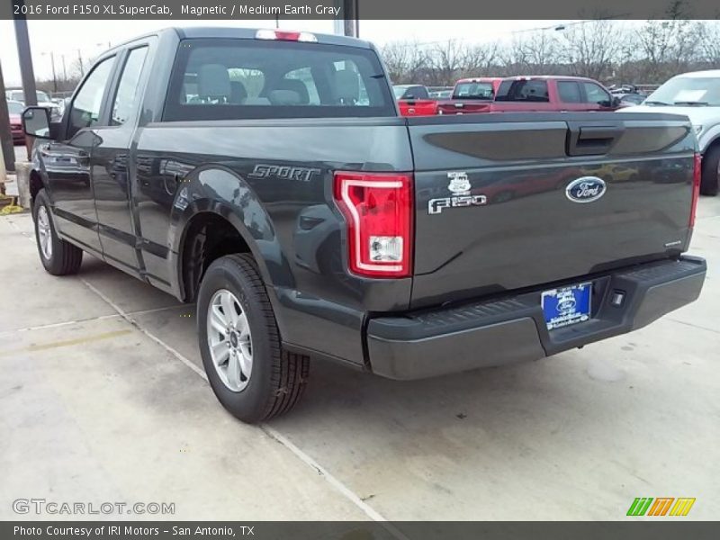 Magnetic / Medium Earth Gray 2016 Ford F150 XL SuperCab