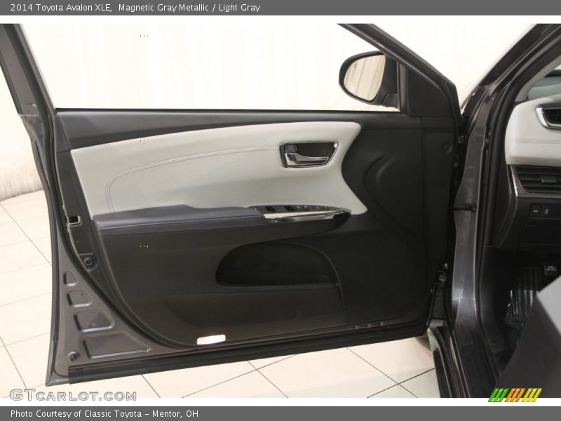 Magnetic Gray Metallic / Light Gray 2014 Toyota Avalon XLE