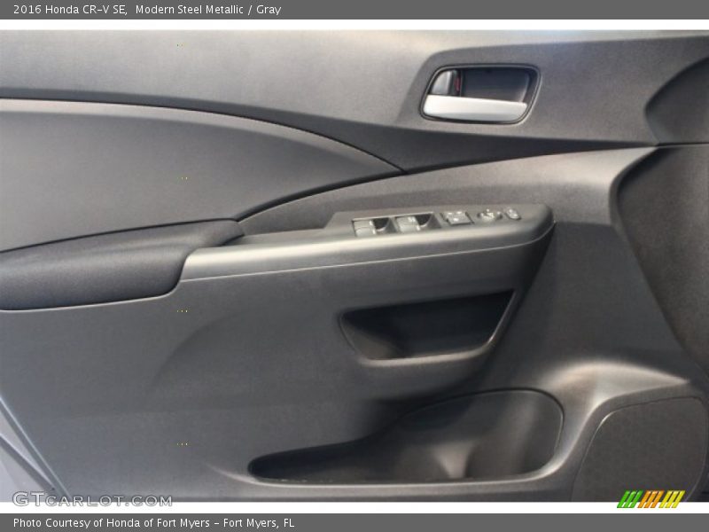 Modern Steel Metallic / Gray 2016 Honda CR-V SE