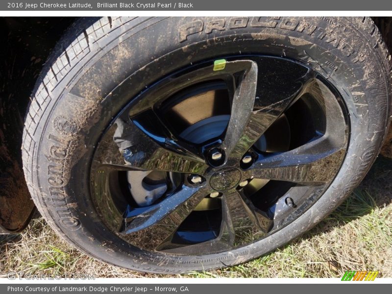 Brilliant Black Crystal Pearl / Black 2016 Jeep Cherokee Latitude