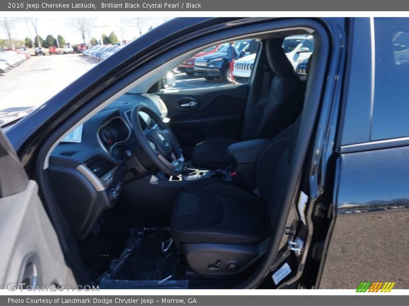 Brilliant Black Crystal Pearl / Black 2016 Jeep Cherokee Latitude