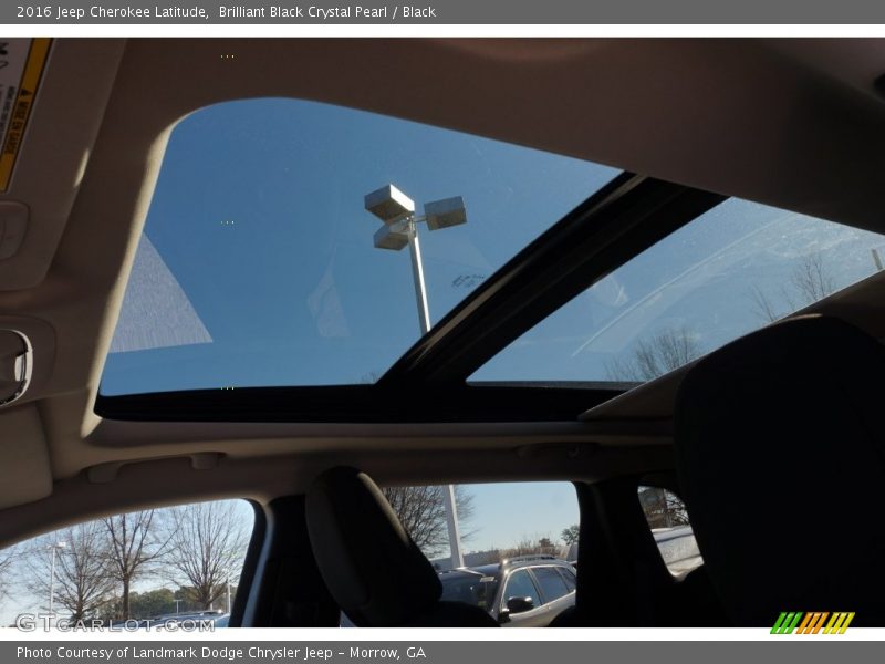 Brilliant Black Crystal Pearl / Black 2016 Jeep Cherokee Latitude