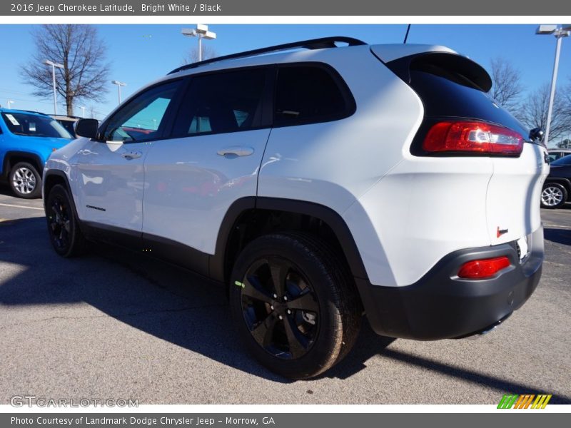 Bright White / Black 2016 Jeep Cherokee Latitude