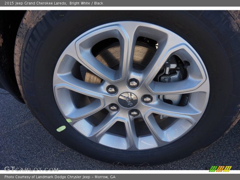 Bright White / Black 2015 Jeep Grand Cherokee Laredo