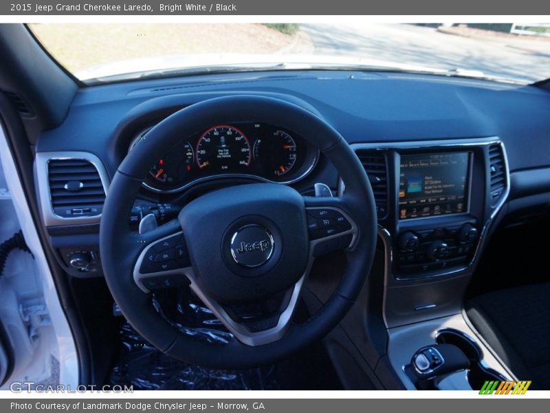 Bright White / Black 2015 Jeep Grand Cherokee Laredo