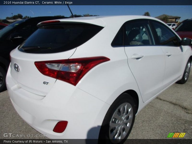 Ceramic White / Beige 2016 Hyundai Elantra GT