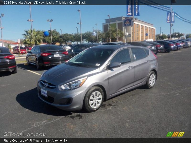 Triathlon Gray / Black 2016 Hyundai Accent SE Hatchback