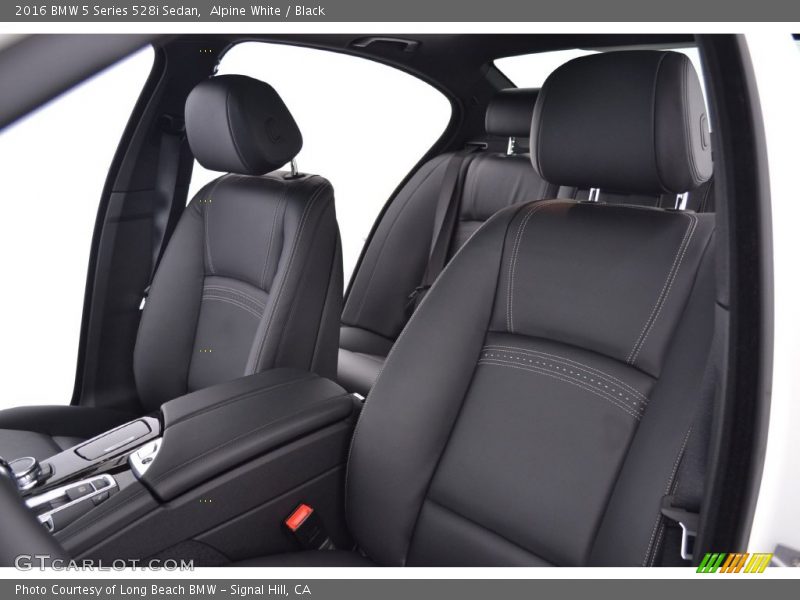 Alpine White / Black 2016 BMW 5 Series 528i Sedan