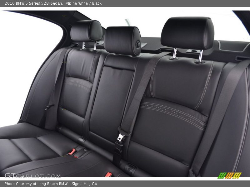 Alpine White / Black 2016 BMW 5 Series 528i Sedan