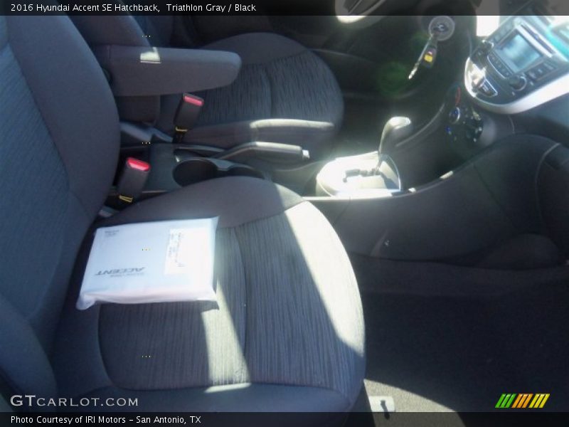 Triathlon Gray / Black 2016 Hyundai Accent SE Hatchback