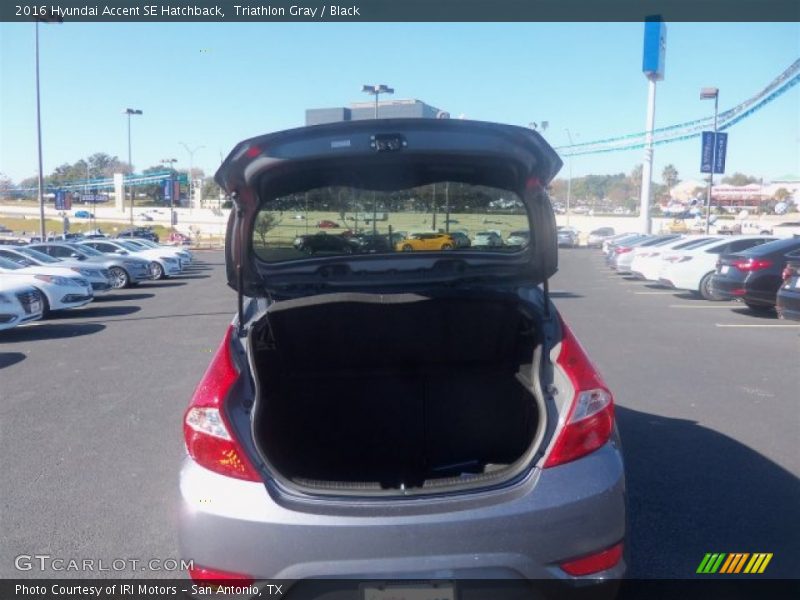 Triathlon Gray / Black 2016 Hyundai Accent SE Hatchback