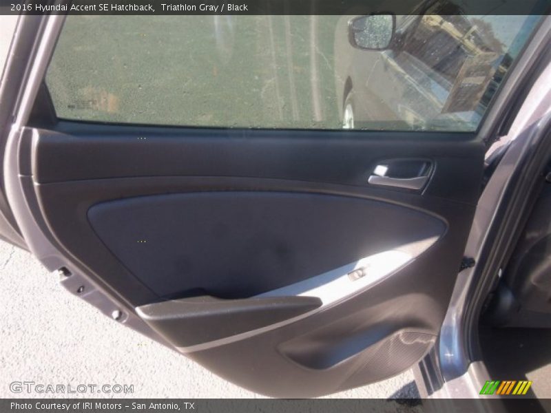 Triathlon Gray / Black 2016 Hyundai Accent SE Hatchback