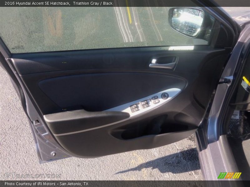 Triathlon Gray / Black 2016 Hyundai Accent SE Hatchback