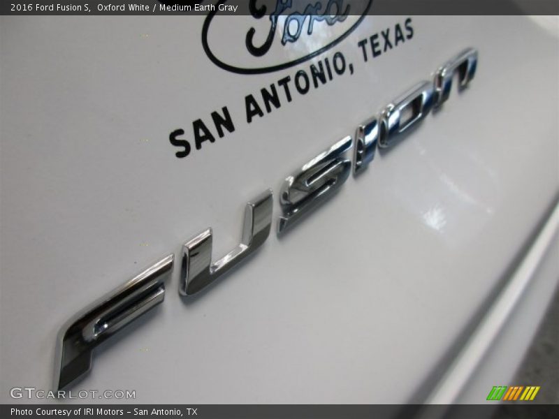 Oxford White / Medium Earth Gray 2016 Ford Fusion S