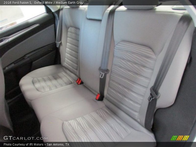 Oxford White / Medium Earth Gray 2016 Ford Fusion S