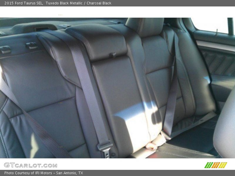 Tuxedo Black Metallic / Charcoal Black 2015 Ford Taurus SEL