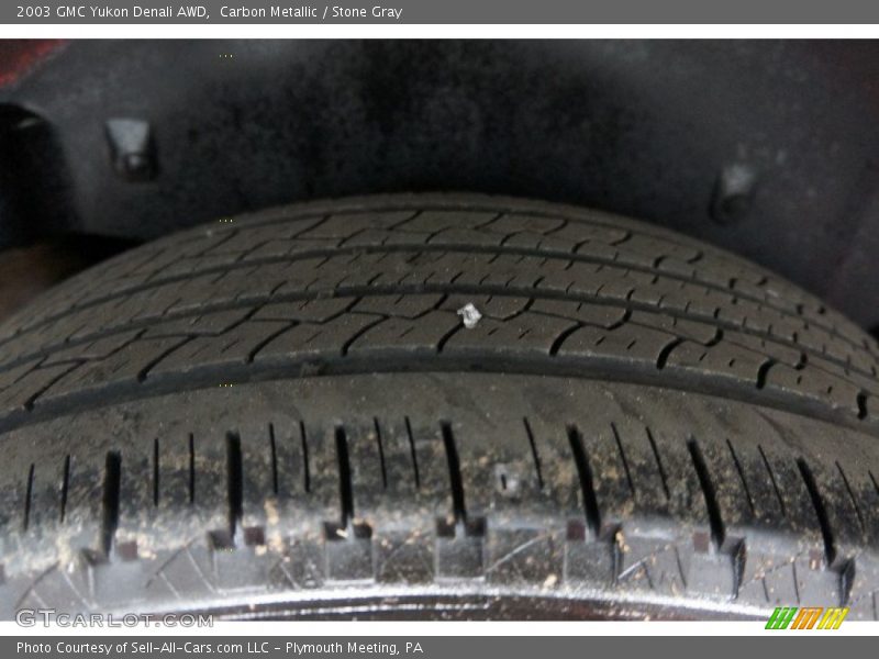 Carbon Metallic / Stone Gray 2003 GMC Yukon Denali AWD