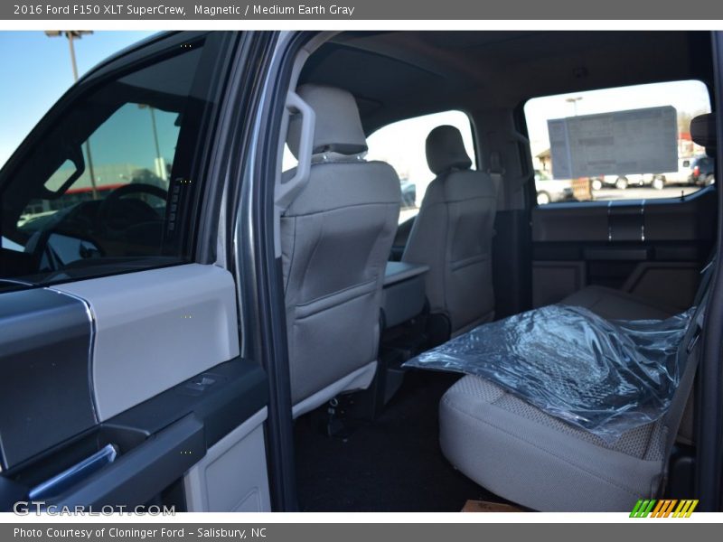 Magnetic / Medium Earth Gray 2016 Ford F150 XLT SuperCrew