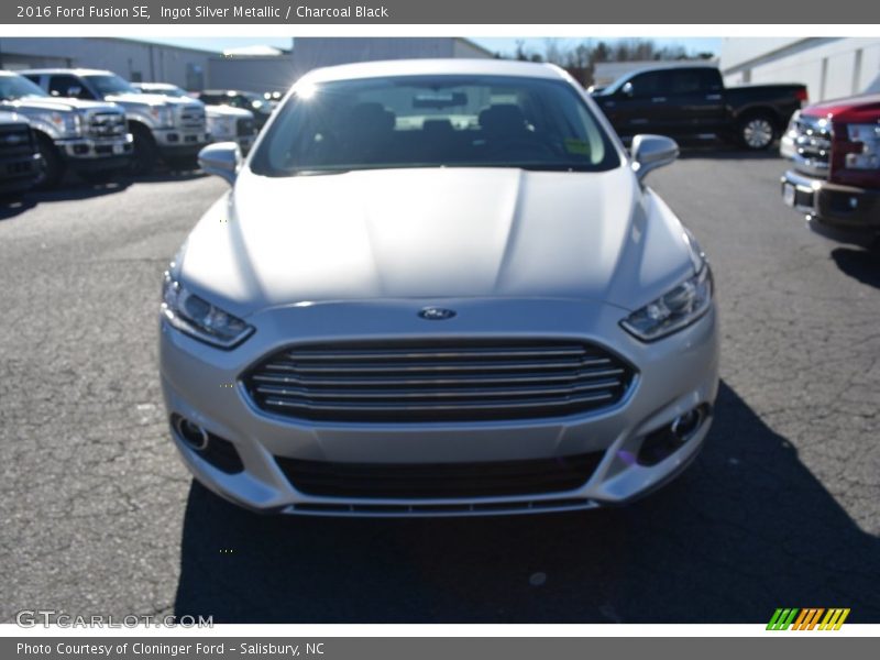 Ingot Silver Metallic / Charcoal Black 2016 Ford Fusion SE