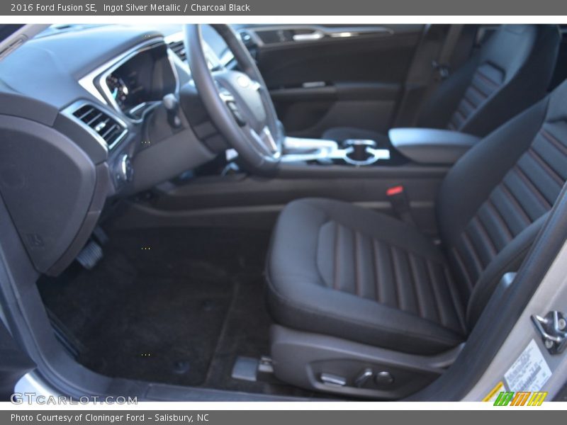 Ingot Silver Metallic / Charcoal Black 2016 Ford Fusion SE