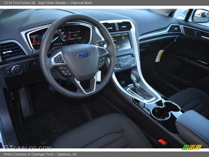 Ingot Silver Metallic / Charcoal Black 2016 Ford Fusion SE