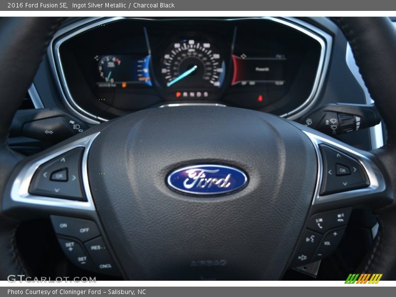 Ingot Silver Metallic / Charcoal Black 2016 Ford Fusion SE