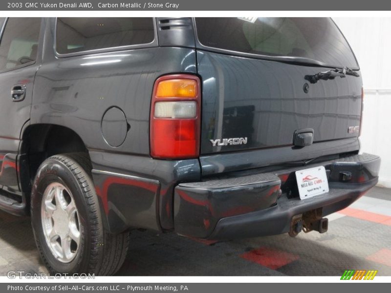Carbon Metallic / Stone Gray 2003 GMC Yukon Denali AWD