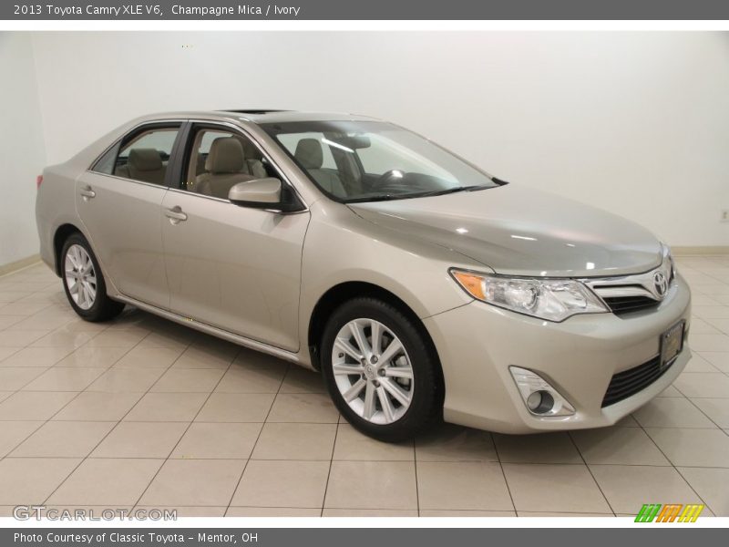 Front 3/4 View of 2013 Camry XLE V6