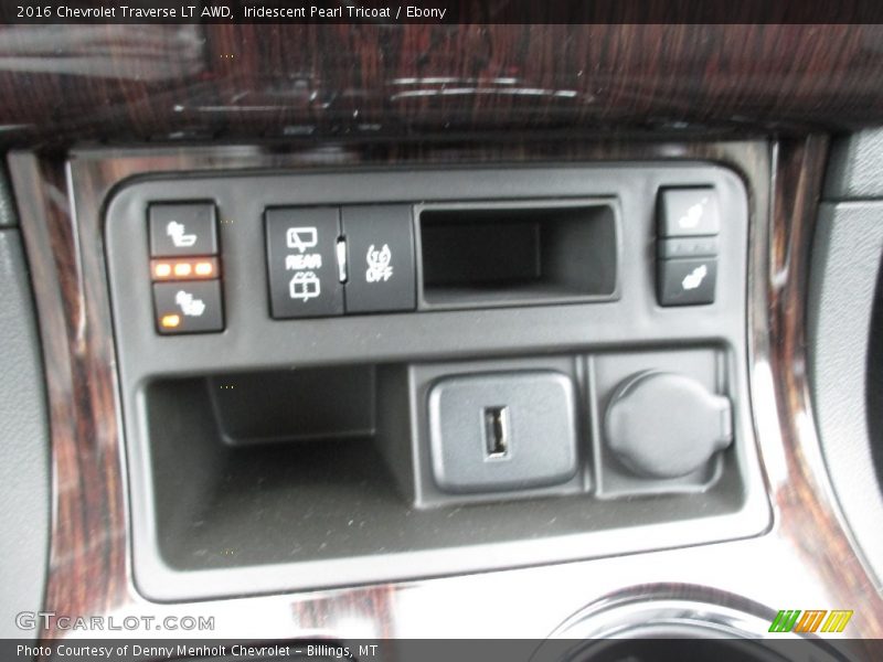Iridescent Pearl Tricoat / Ebony 2016 Chevrolet Traverse LT AWD