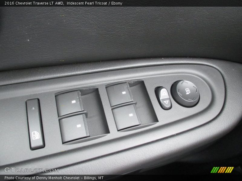 Iridescent Pearl Tricoat / Ebony 2016 Chevrolet Traverse LT AWD