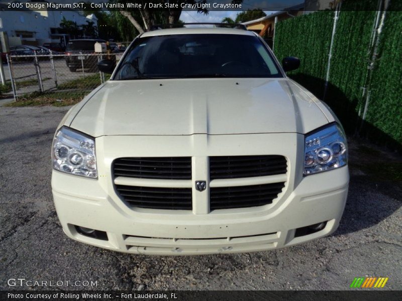 Cool Vanilla White / Dark Slate Gray/Light Graystone 2005 Dodge Magnum SXT