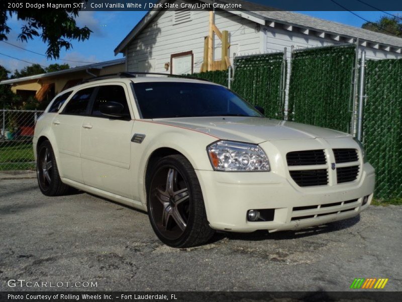 Cool Vanilla White / Dark Slate Gray/Light Graystone 2005 Dodge Magnum SXT