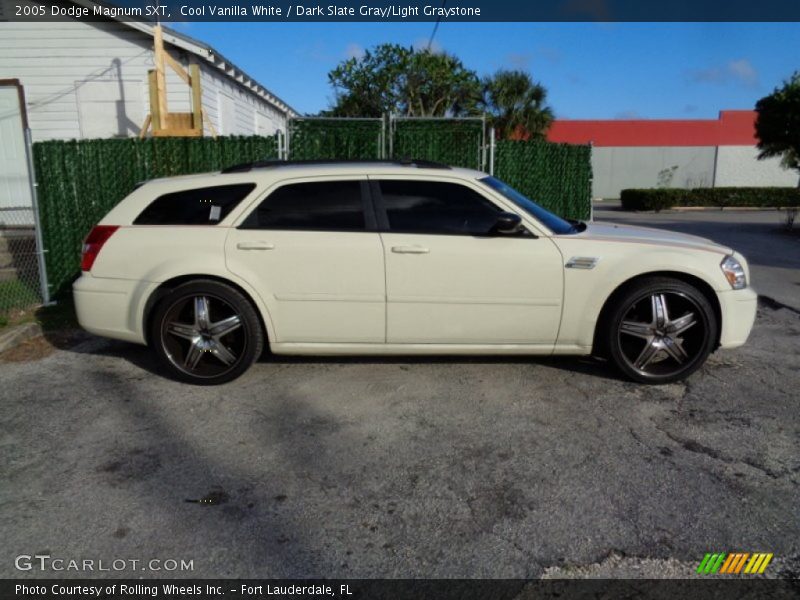 Cool Vanilla White / Dark Slate Gray/Light Graystone 2005 Dodge Magnum SXT