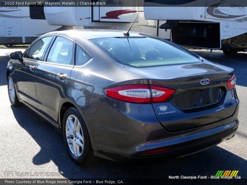 Magnetic Metallic / Charcoal Black 2016 Ford Fusion SE