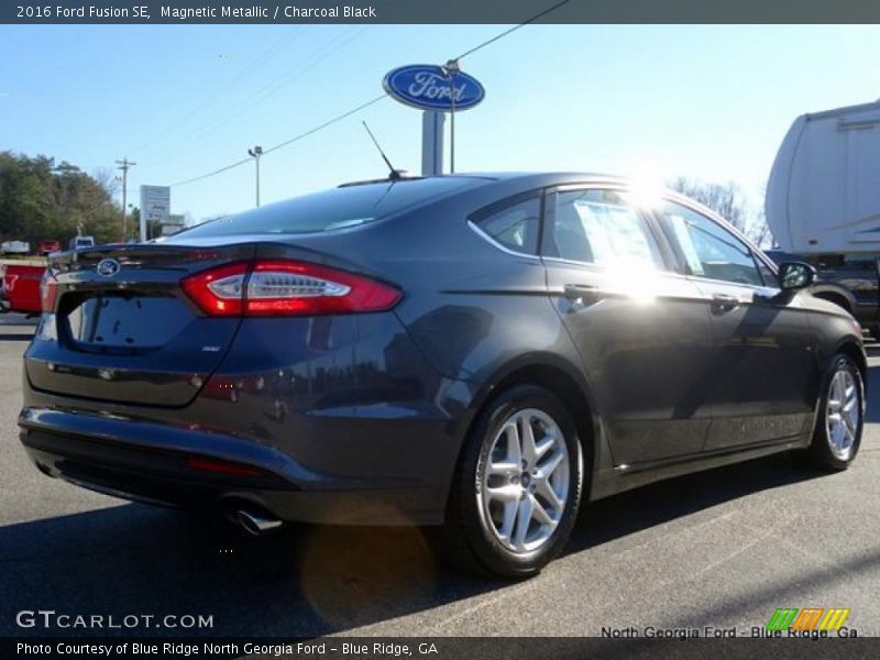 Magnetic Metallic / Charcoal Black 2016 Ford Fusion SE