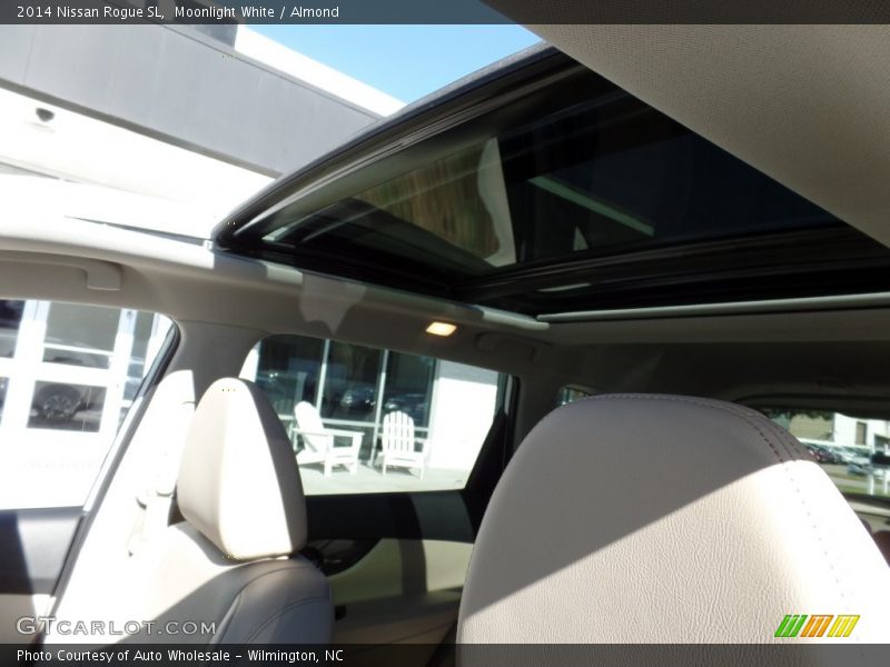 Moonlight White / Almond 2014 Nissan Rogue SL