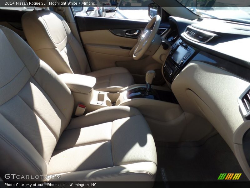 Moonlight White / Almond 2014 Nissan Rogue SL