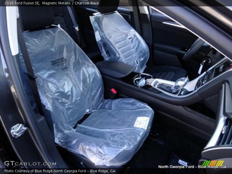 Magnetic Metallic / Charcoal Black 2016 Ford Fusion SE