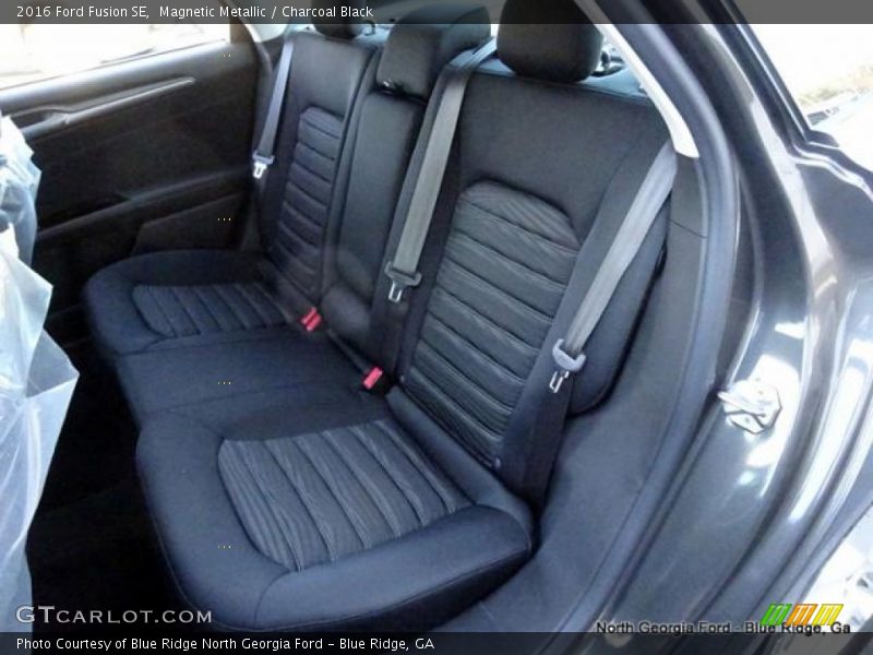 Magnetic Metallic / Charcoal Black 2016 Ford Fusion SE