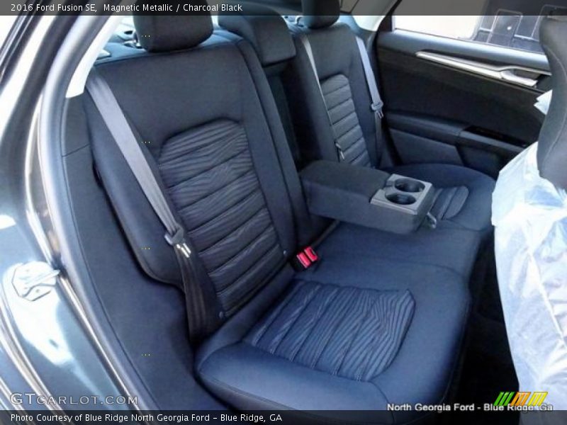 Magnetic Metallic / Charcoal Black 2016 Ford Fusion SE