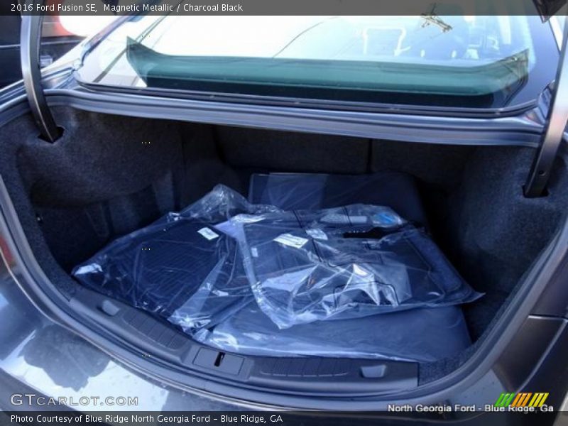 Magnetic Metallic / Charcoal Black 2016 Ford Fusion SE