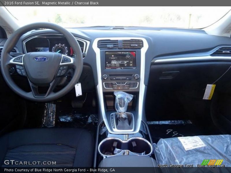 Magnetic Metallic / Charcoal Black 2016 Ford Fusion SE