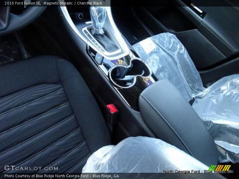 Magnetic Metallic / Charcoal Black 2016 Ford Fusion SE