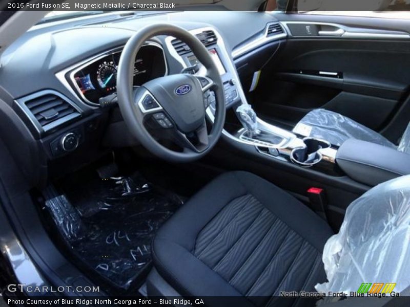 Magnetic Metallic / Charcoal Black 2016 Ford Fusion SE