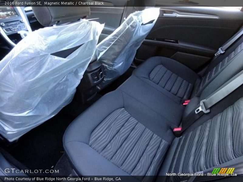 Magnetic Metallic / Charcoal Black 2016 Ford Fusion SE
