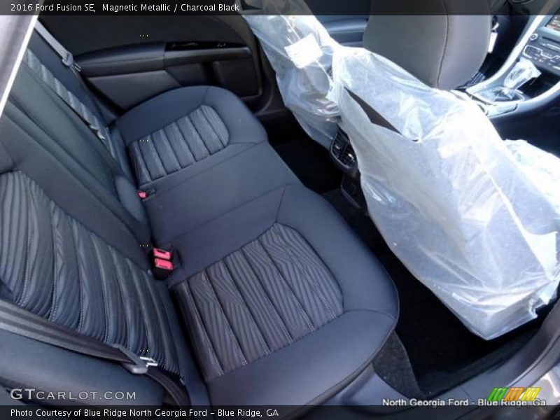 Magnetic Metallic / Charcoal Black 2016 Ford Fusion SE